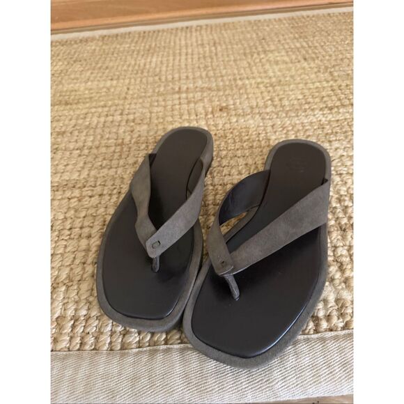 Eileen Fisher Suede Platform Sandals Womens 10 EU 41 Gray Thong Flip Flops - Picture 1 of 8
